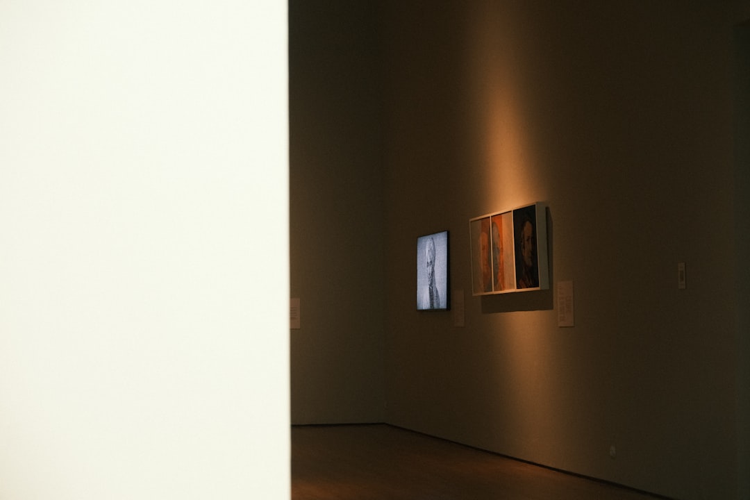 Photo Minimalist wall lighting